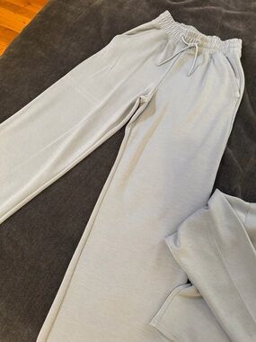 Set.Hollister Light Gray Pullover Hoodie.set.hoodie and pants